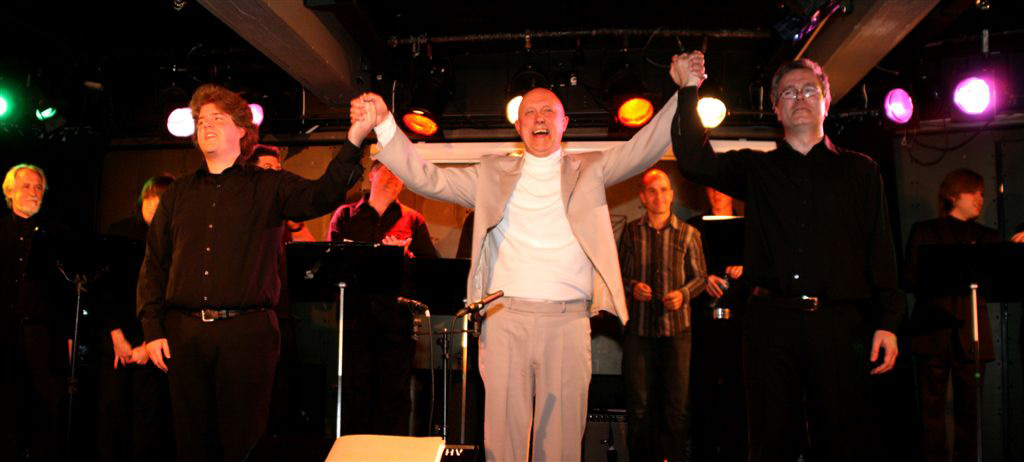 Conductor Petter H&oslash;iaas, Judge and Ricardo Odriozola taking their bow at the end of the show.